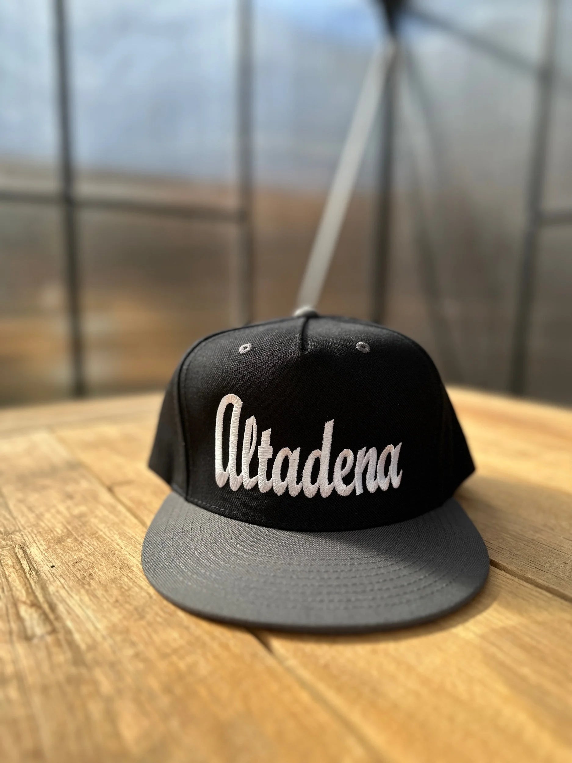 ALTADENA FLAT BRIM SNAP BACK BLACK & GREY