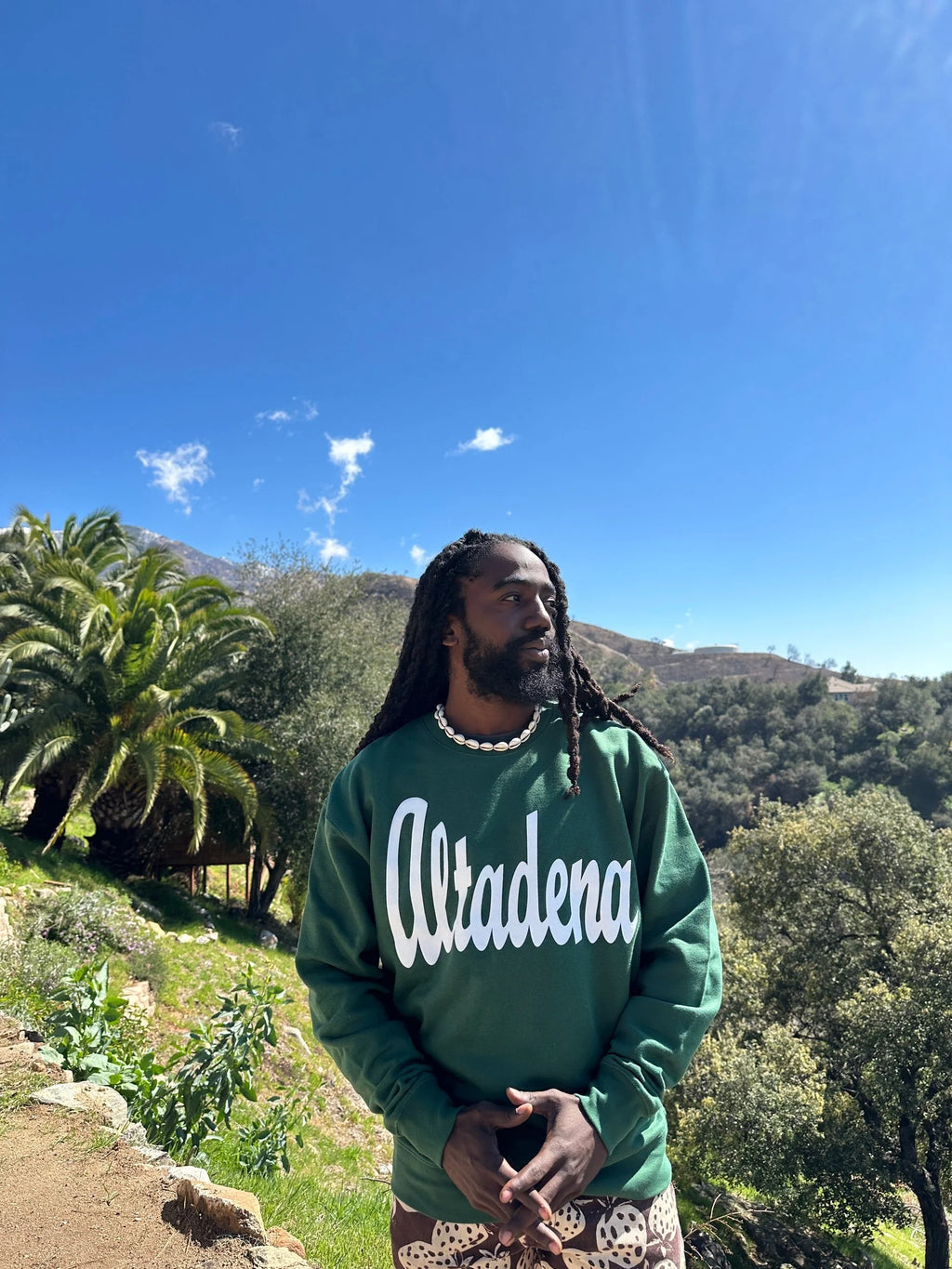 ALTADENA GREEN CREWNECK