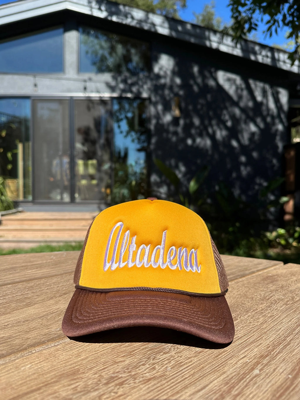 ALTADENA BROWN/YELLOW TRUCKER HAT